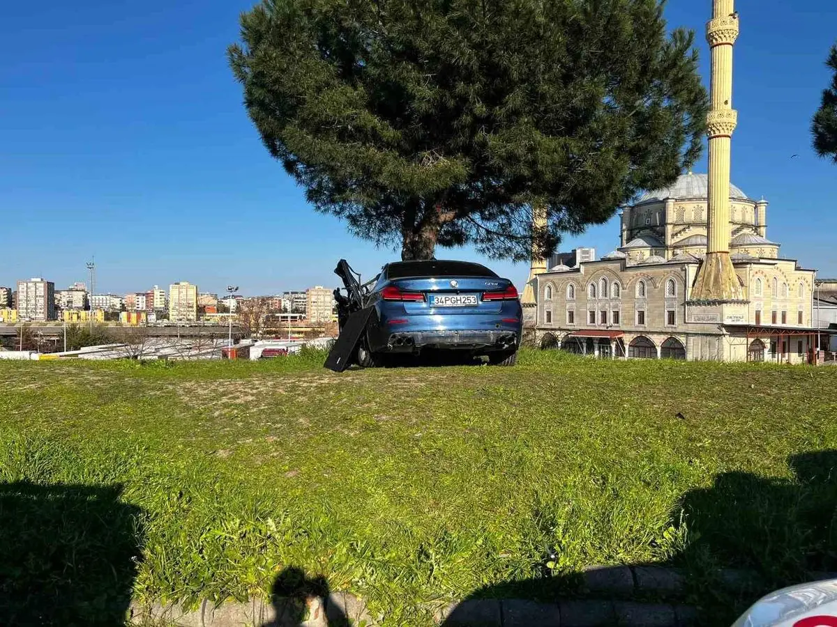 Esenler'de Trafik Kazası: 6 Kişi Yaralandı, Birisi Ağır Durumda