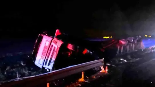 Aşkale'de Buzlu Yol Koşulları Nedeniyle Zincirleme Kaza: 4 Jandarma Yaralandı