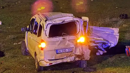 Cizre'de Şarampole Yuvarlanan Hafif Ticari Araçta 1 Ölü, 1 Ağır Yaralı