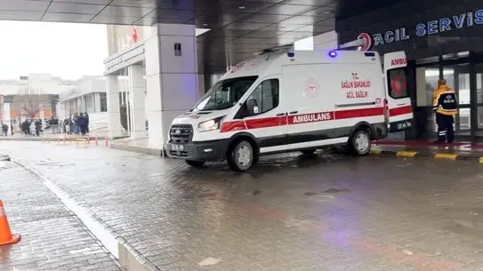 Elazığ'da İnşaat İskelesi Çöktü: 4 İşçi Hafif Yaralandı