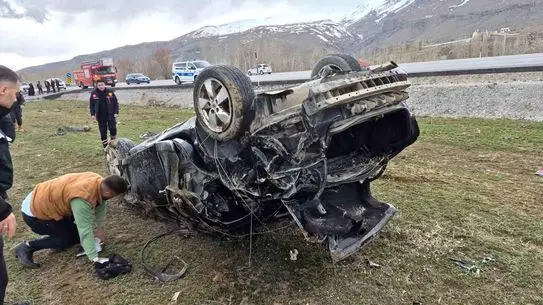 Van'ın Muradiye İlçesinde Korkunç Trafik Kazası: 1 Ölü, 2 Yaralı