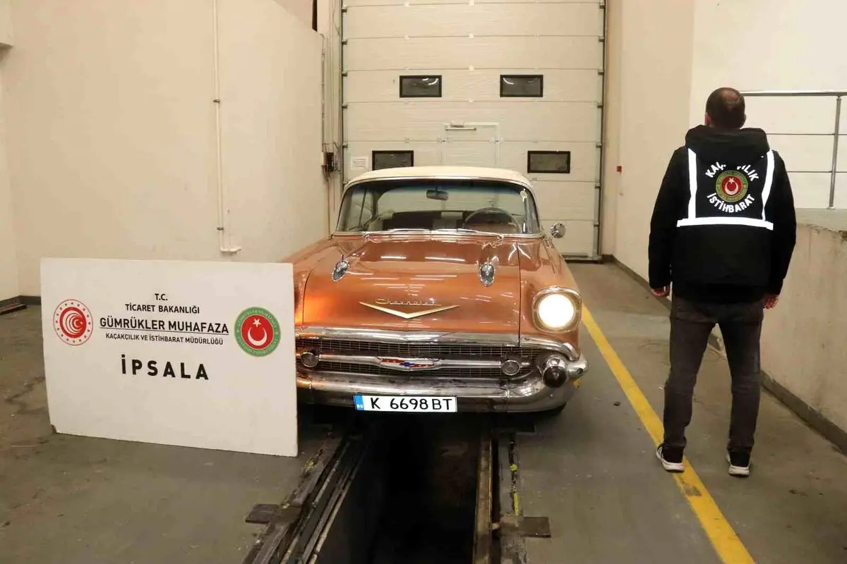 Gümrükte 280 Milyon Liralık Kaçak Araç Operasyonu: 233 Araç Ele Geçirildi