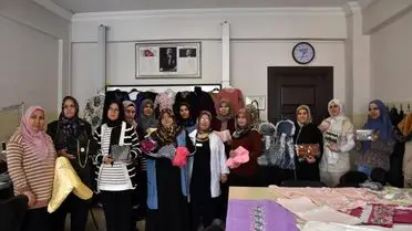 Gaziantep'te Kadınlar Atık Kumaşları Değerlendirerek Ekonomik Güç Kazanıyor