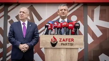 CHP Genel Başkanı Özel, Zafer Partisi Lideri Özdağ'ı Ziyaret Etti