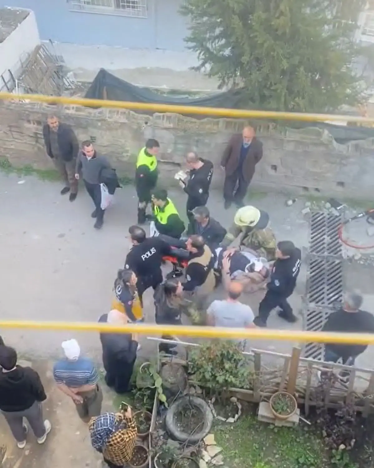 Bursa’da Merdivenlerden Düşen Hafif Ticari Araçta Dört Kişi Yaralandı