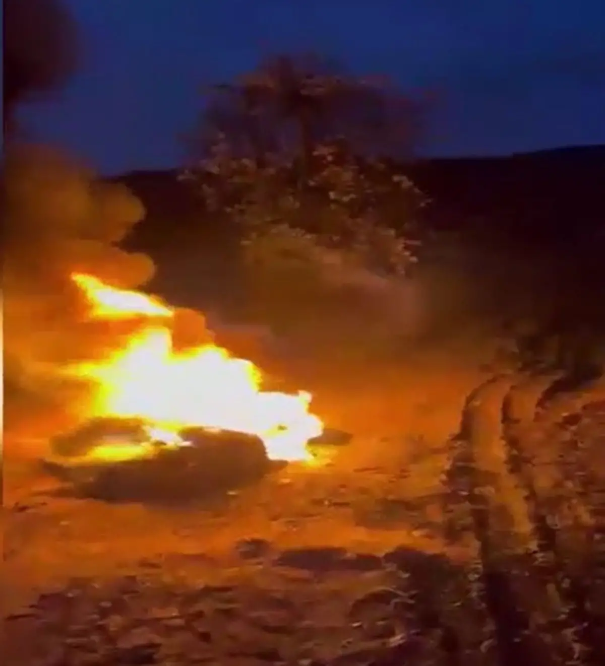 Pamukova’da Don Tehlikesine Karşı Üreticiler Ateşle Koruma Çalışması Başlattı