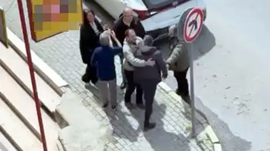 Avcılar’da Ters Yön Sürücülerinin Çekişmesi Kavgaya Dönüştü