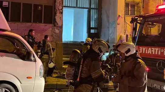 Kağıthane'de Tekstil Atölyesinde Çıkan Yangın Hızla Söndürüldü