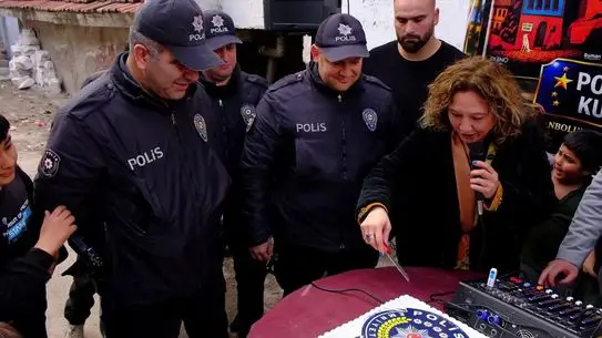 Safranbolu’da Polis Memurları 181. Yıl Dönümünde Sürpriz Kutlamayla Karşıladı