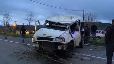 Kastamonu Taşköprü'de Minibüs ve Otomobil Çarpıştı: 7 Yaralı, Bebek Dahil