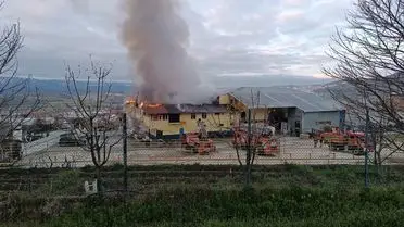 Tosya'da Tekstil Fabrikasındaki Yangın Kontrol Altına Alındı