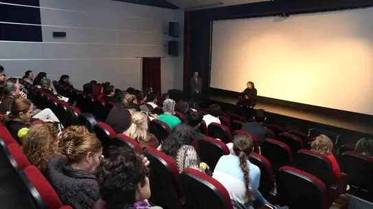 Seyfettin Tokmak Nilüfer'de Sinemaseverlerle Buluştu: Altın Portakal Ödüllü 'Tavşan İmparatorluğu' Üzerine Söyleşi