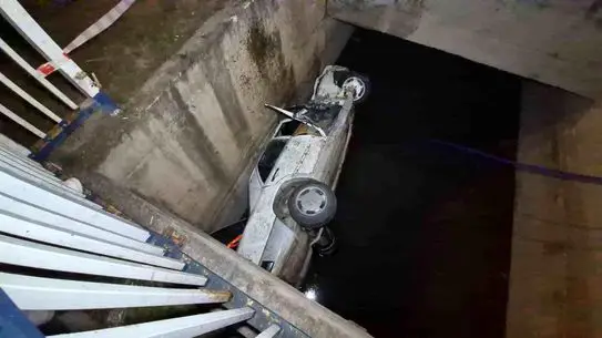 Eskişehir’de Kontrolden Çıkan Araç Sulama Kanalına Çarptı, 2 Yaralı