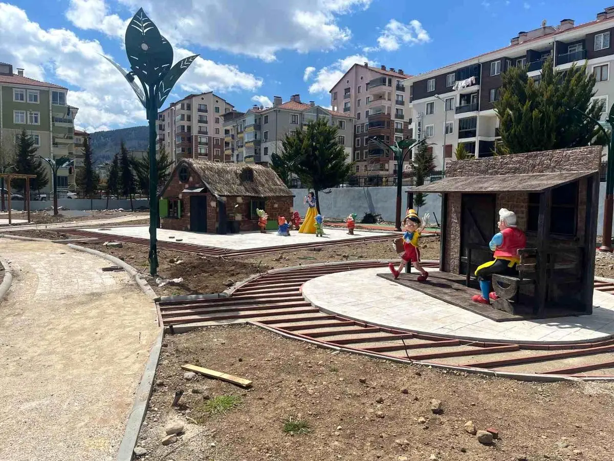 Tomurcuk Masal Parkı giriş görüntüsü