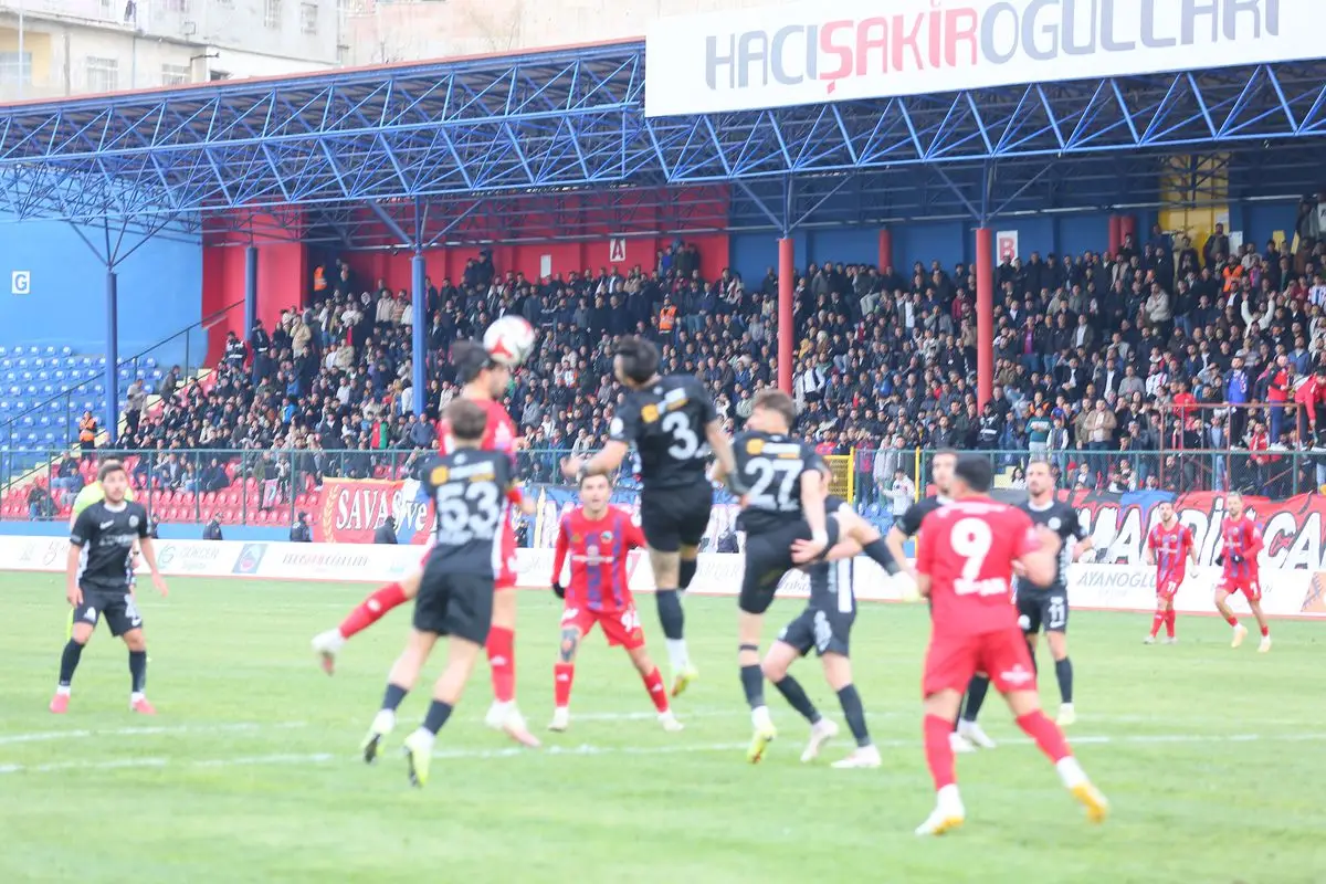 Mardin 1969 Spor, Kahramanmaraş İstiklal Spor'u 2-1 Yenerek Play-Off'a Yükseldi