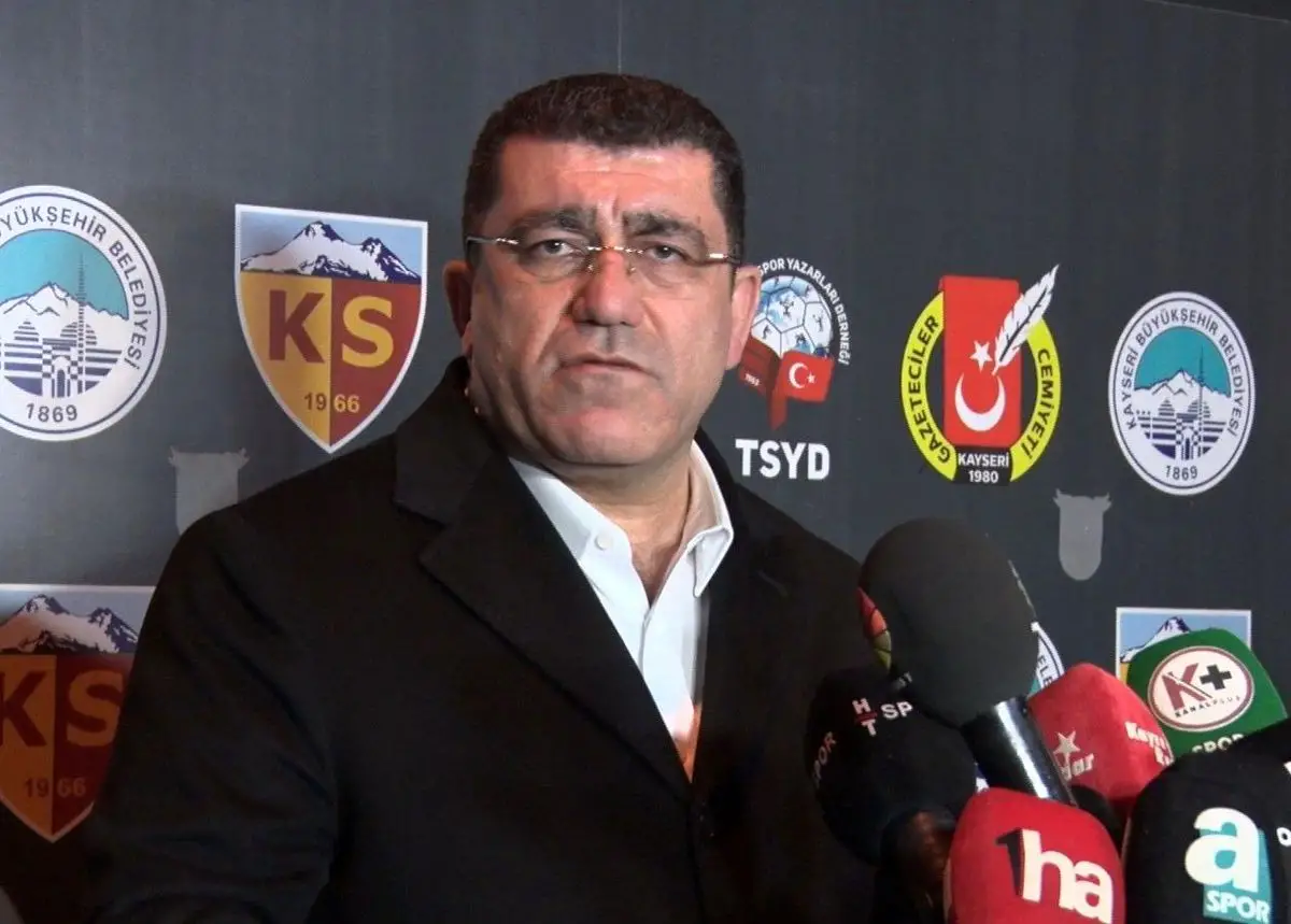 Kayserispor Başkanı Nurettin Açıkalın'dan İstifa Talebi ve Taraftar Tepkisi