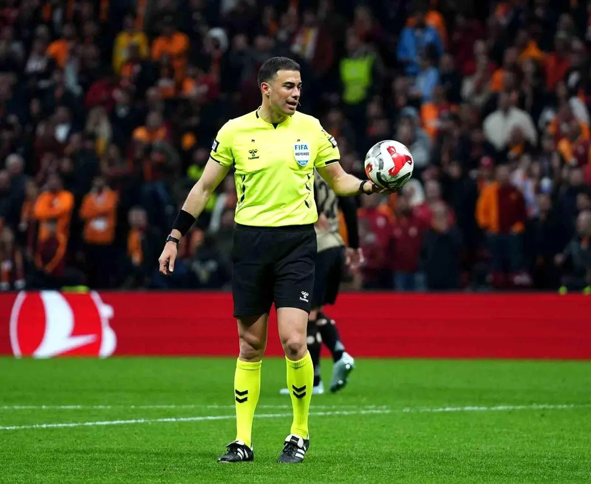 Galatasaray, Kocaelispor'u İlk Yarıda 1-0 Önde Tamamladı