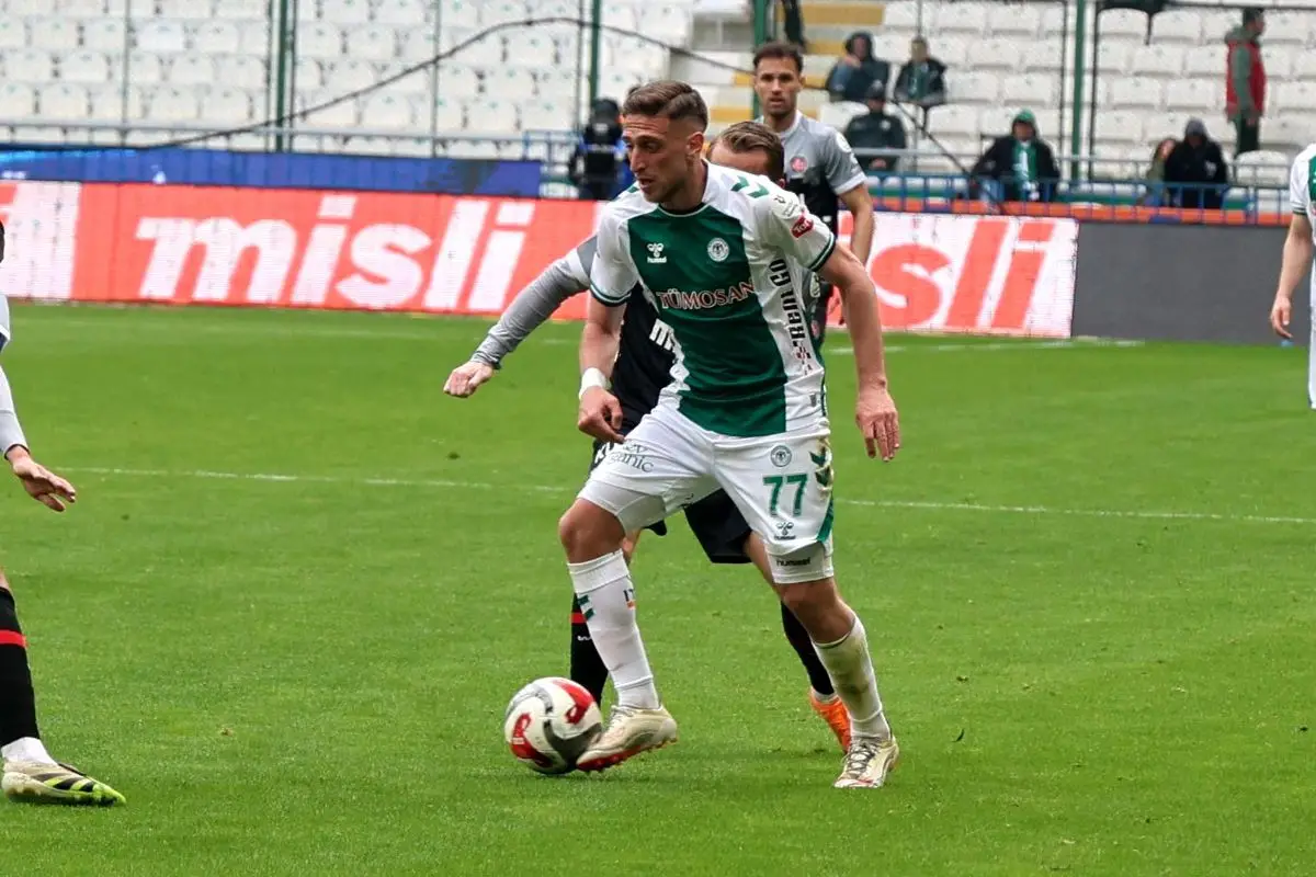 Konyaspor, Fatih Karagümrük'ü 3-0'lık Galibiyetle Geride Bıraktı