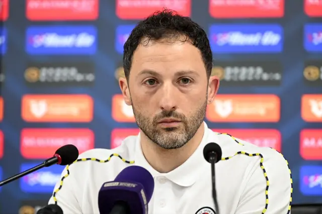 Taraftarların coşkulu alkışı