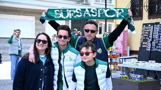 Bursaspor Taraftarları Eskişehir’de Turistik Rotaları Keşfetti, Süper Lig Özlemi Gündemde