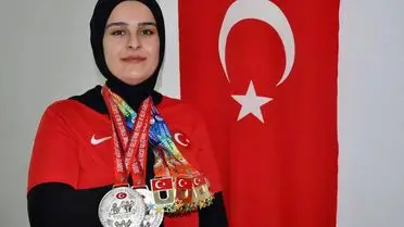 Muşlu Funda Maral, Yalova Bilek Güreşi Şampiyonası'nda Bronzla Milli Takıma Seçildi