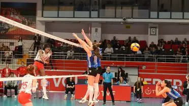 Maçın kritik anlarından bir fotoğraf