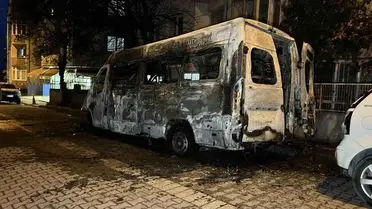 Avcılar’da Park Halindeki Servis Otobüsünde Hızlı Müdahale: Yangın Kısa Sürede Söndürüldü