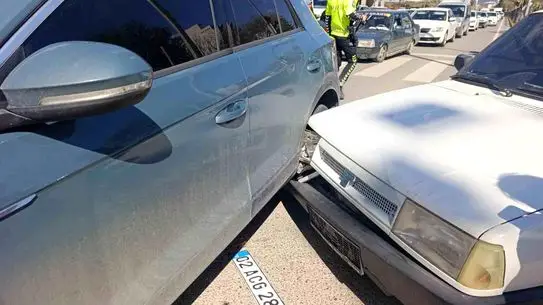 Adıyaman’da Motosiklet ve Otomobil Çarpışması: Bir Sürücü Yaralandı