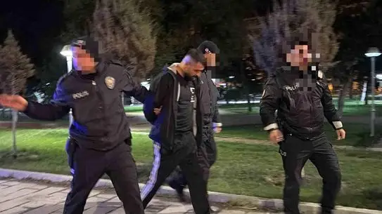 Kayseri’de Polis Takibi: Kaçan Şüpheli Kağıt Üzerinden Uyuşturucu Taşıdı