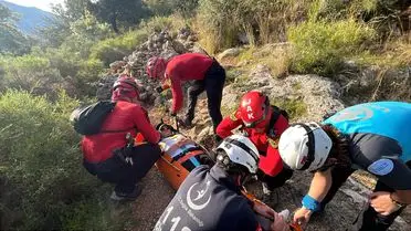 Fethiye Dağ Yürüyüşünde Kırılan Bacağıyla Düşen Kadın 4 Saatlik Kurtarma Operasyonuyla Hayata Döndü