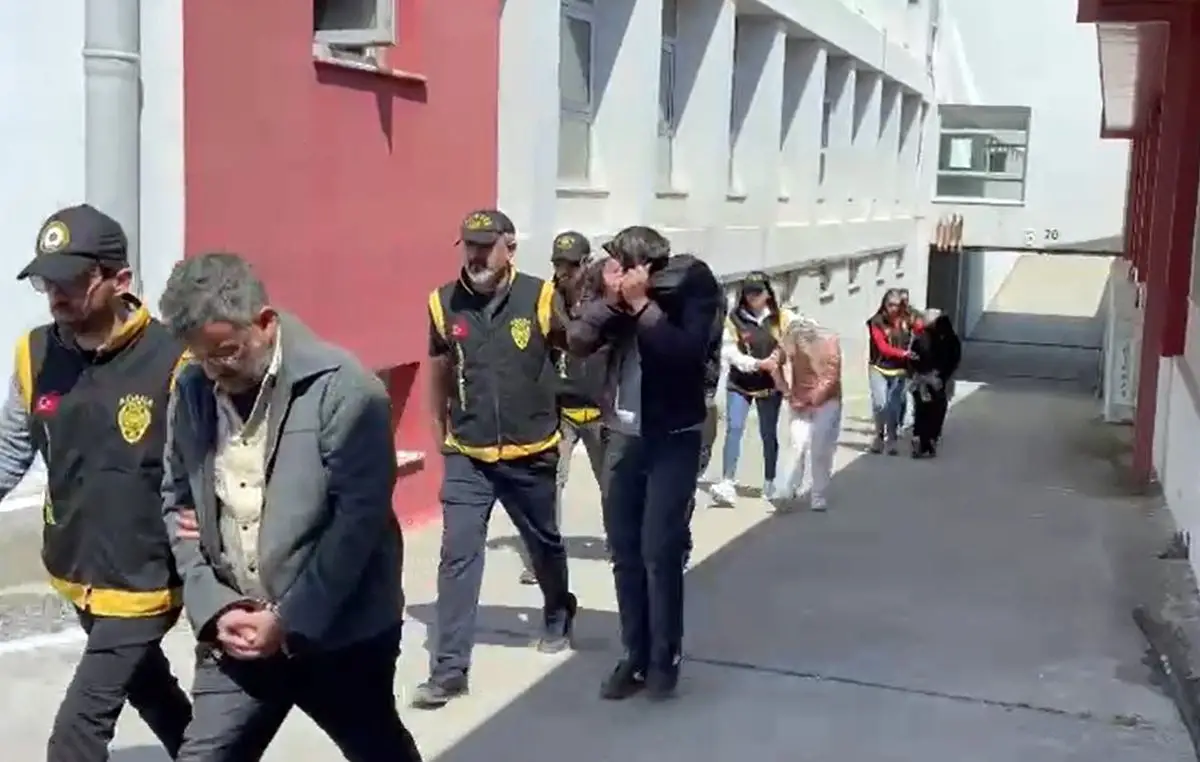 Adana’da masaj salonlarına fuhuş operasyonu