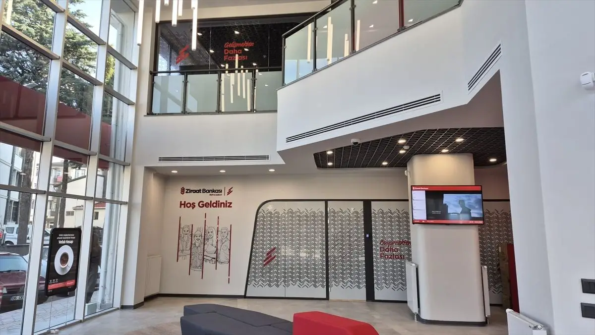 Bafra’da Ziraat Bankası Şubesi Modern Tasarımla Yeniden Açıldı