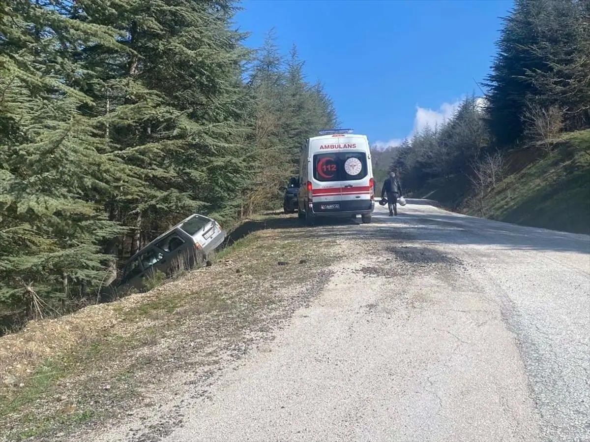 Bozüyük’te Şarampol Kazası: İki Yaralı