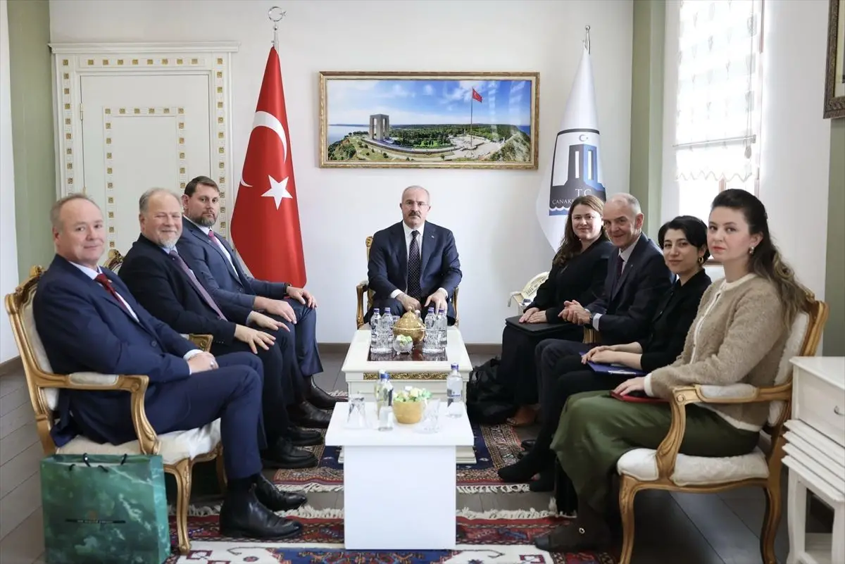 Avustralya ve Yeni Zelanda Delegasyonu Çanakkelle Buluştu: Vali Toraman'la Anma Töreni