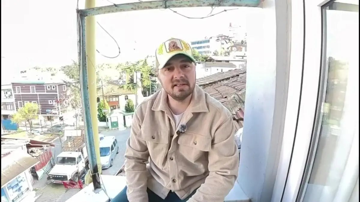 Resul Bilen'in inşa ettiği ağaç evin dış görünüşü