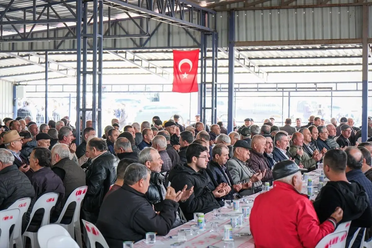 Edirne'de Yağmur Duasıyla Birlikte Kızılay'dan Öğrencilere Destek Yağdı