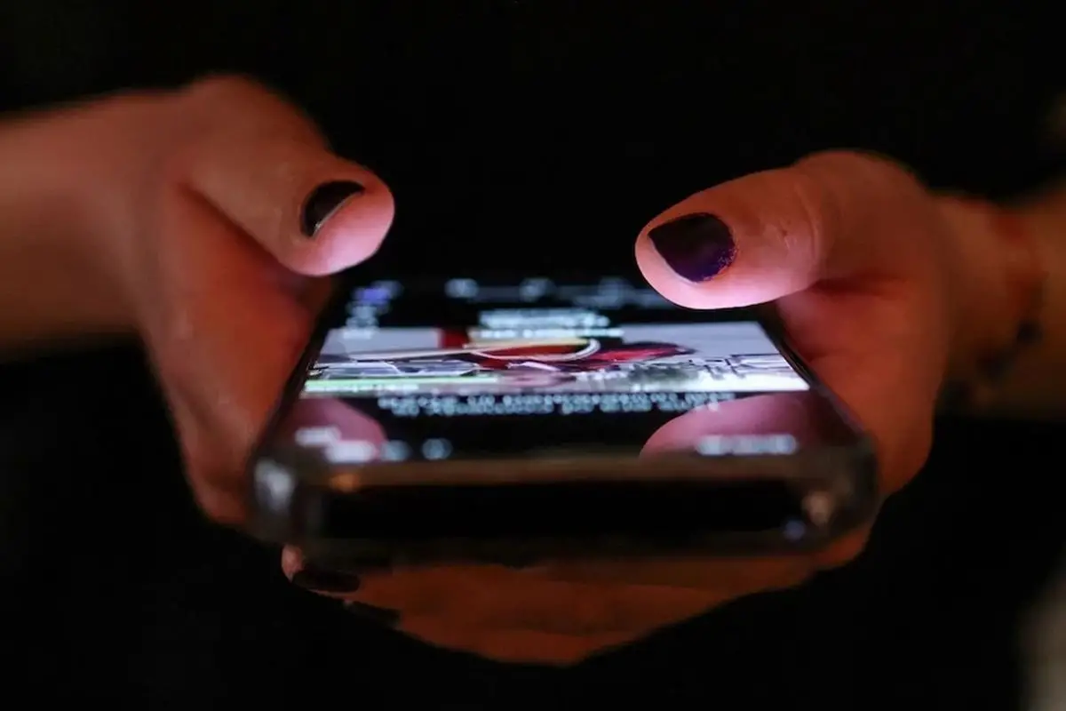 Gabon’da Sosyal Medya Kullanımına Yeni Kimlik ve Yaş Sınırı Getirildi