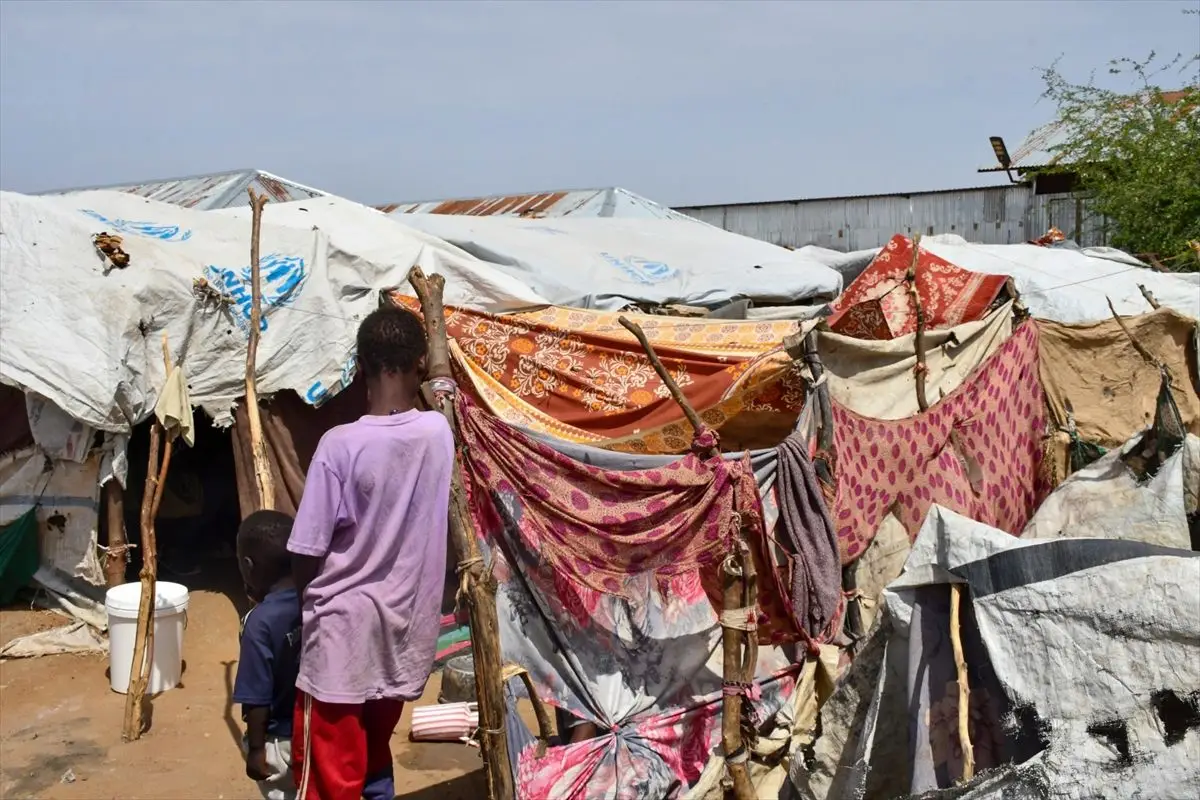 Renk Geçici Merkezi'nde mülteciler