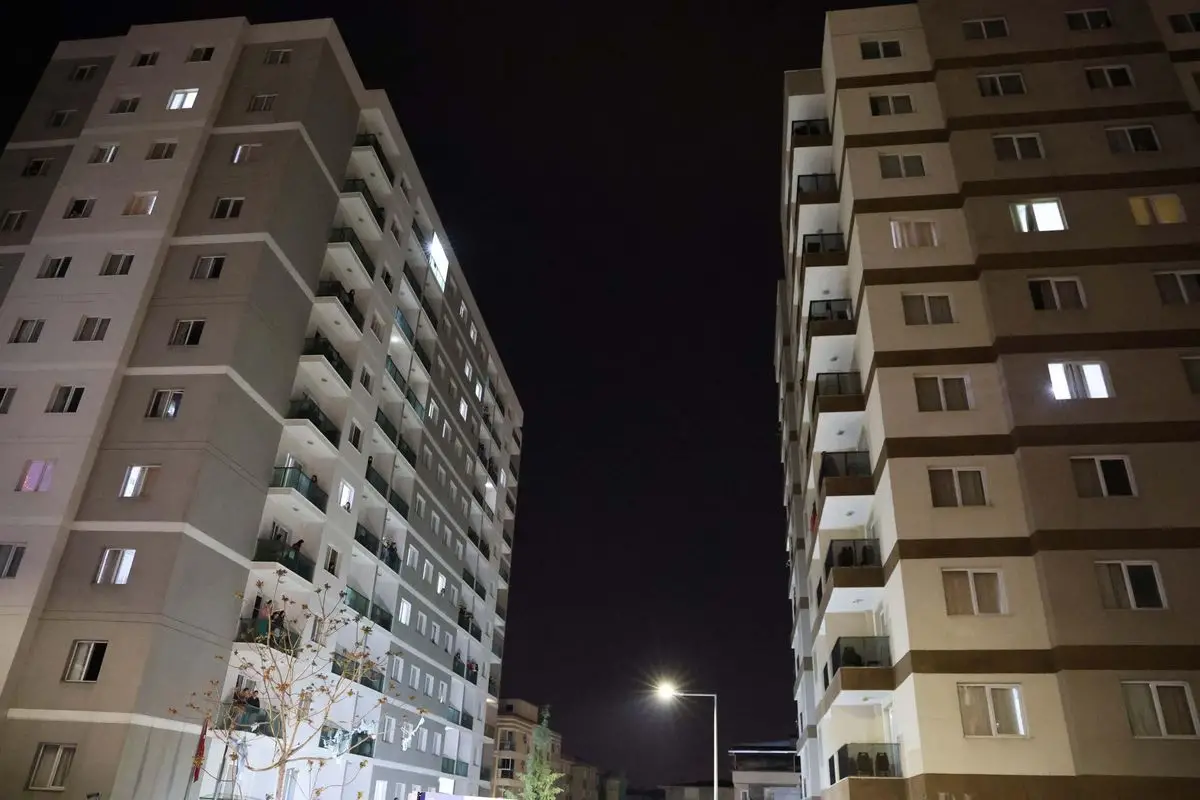 İzmir Buca’da 28 Öğrencinin Gıda Zehirlenmesi Şüphesiyle Hastaneye Sevk Edilmesi