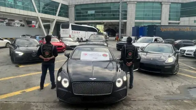 Ele geçirilen lüks otomobil