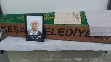 Edirne Keşan’da 99 Yaşındaki Gazeteci Feyzullah Aktan’ın Cenazesi Veda Edildi