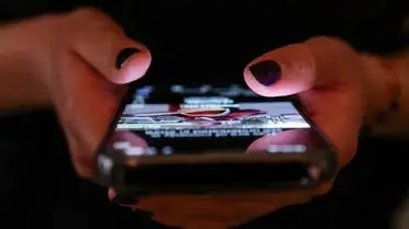 Gabon’da Sosyal Medya Kullanımına Yeni Kimlik ve Yaş Sınırı Getirildi