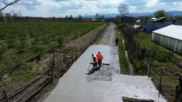 Salıpazarı Mahallelerinde Beton Yol Yenileme Çalışmaları Hız Kesmeden Devam Ediyor