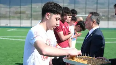 Tokat'ta Şehit Anısına ve Filistin'e Destekli Liseler Arası Futbol Turnuvası Başladı