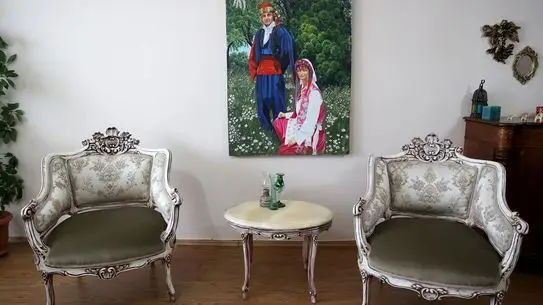 65 Yaşındaki Sanatçı İnci Erköy, 52 Yıllık Resim Serüvenini Atölyesinde Canlandırıyor