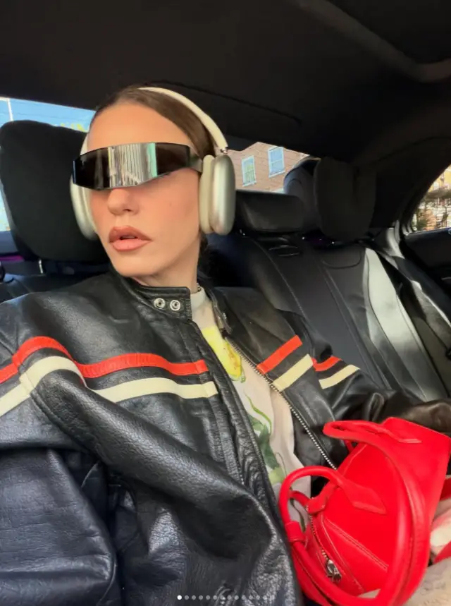 Serenay Sarıkaya’nın gözlüğüyle çekilmiş detay fotoğrafı