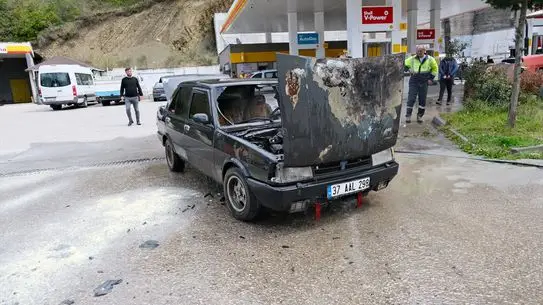 Kastamonu Bozkurt’ta Akaryakıt İstasyonu Çıkışında Otomobil Alev Aldı