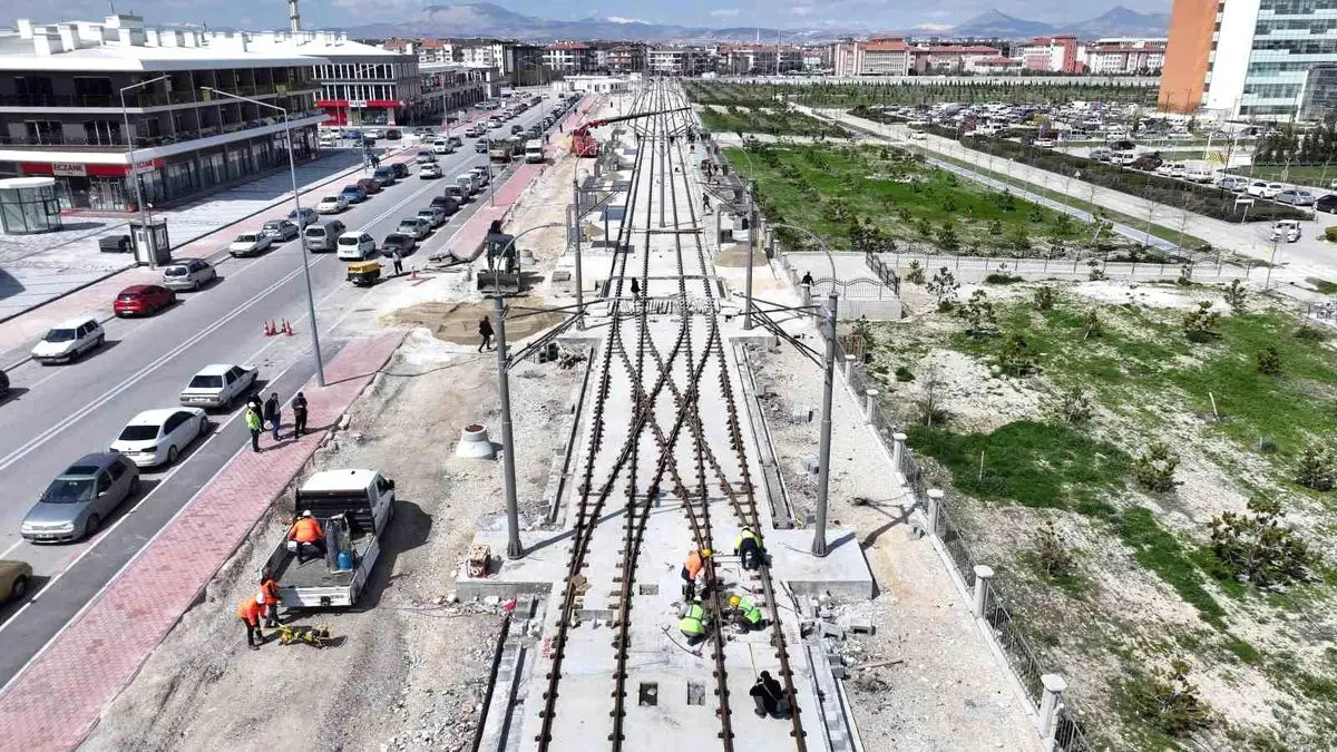Konya’da Stadyum‑Şehir Hastanesi Tramvayı Hız Kesmeden İlerliyor