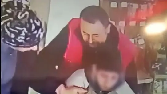 Market Sahibi Heimlich Manevrasıyla Öğrenciyi Hayata Döndürdü