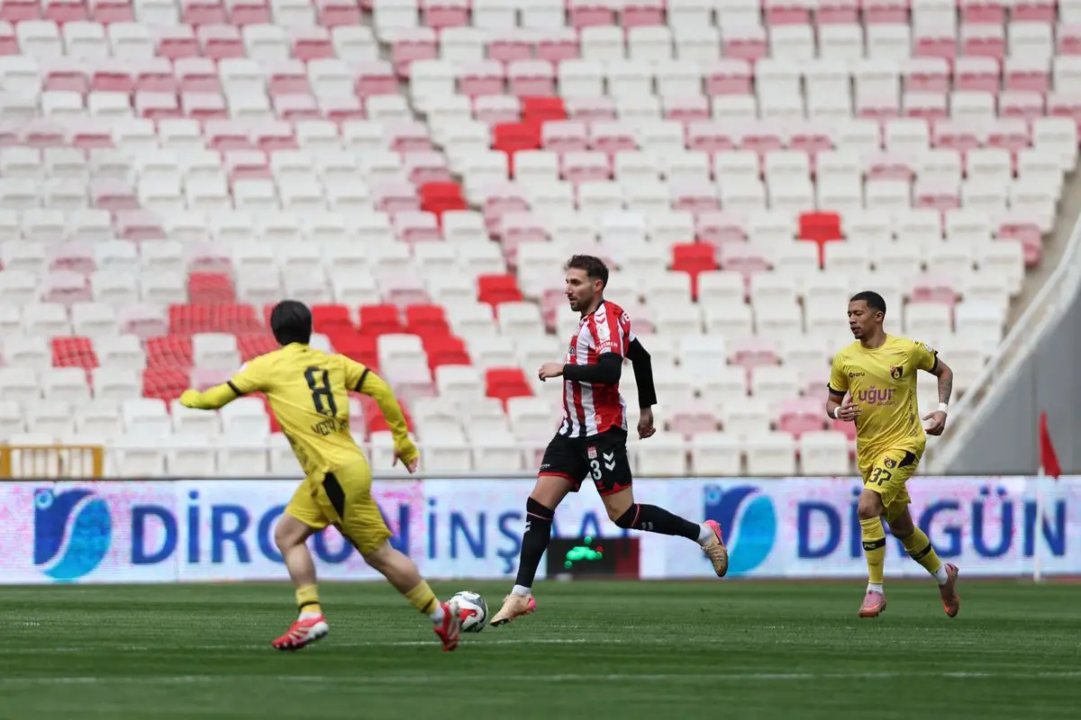 İstanbulspor, Sivasspor'u 3-1'lik Galibiyetle Geçti: 1. Lig'de Puan Yarışı Kızıştı